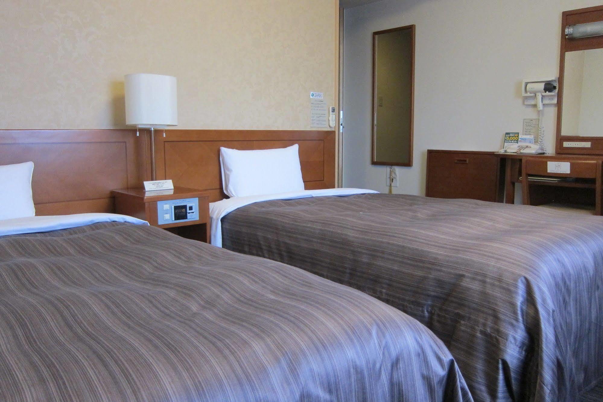 Hotel Route-Inn Tosu Ekimae Екстер'єр фото