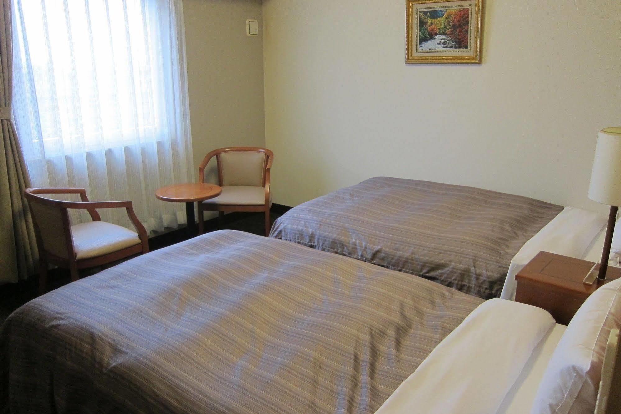Hotel Route-Inn Tosu Ekimae Екстер'єр фото